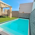 Semesterbostad Pablo House *
